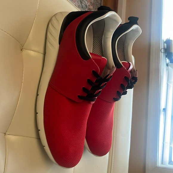 Louis Vuitton sneakers excellent condition size 10US - Picture 1 of 5